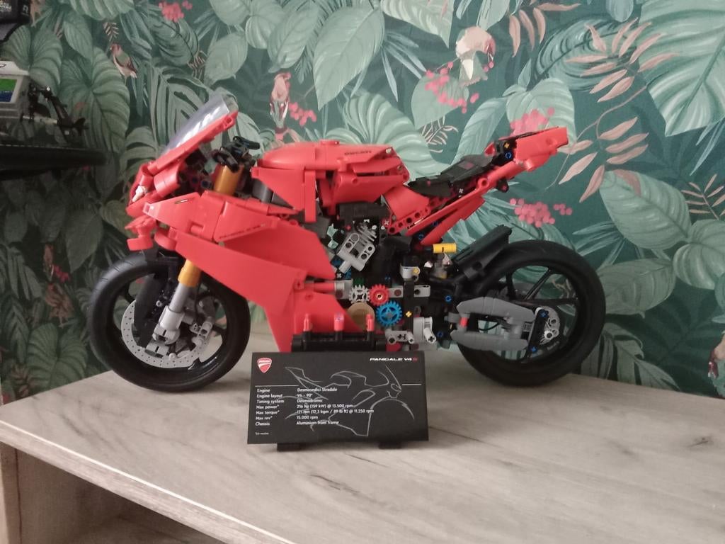 Lego technic, Enlèvement