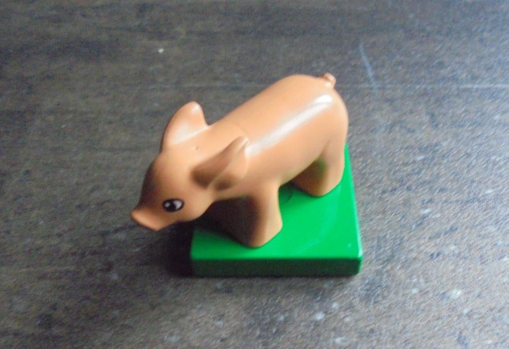Lego Duplo Animal On Green Base Pig Baby (zie foto's) 9, Ophalen of Verzenden, Gebruikt, Losse stenen, Duplo
