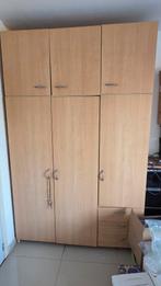 Hoge 3-deurs kleerkast met opzetkastjes en lades – Veel opbe, Huis en Inrichting, Kasten | Ladekasten, Ophalen