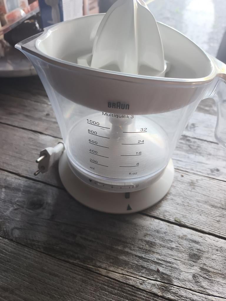 Braun Multiquick 3 citruspers – compact & werkt perfect, Ophalen of Verzenden, Zo goed als nieuw, Elektrisch, Citruspers