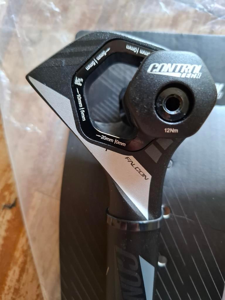 Zadelpen falcon control tech . voor verschillende offsets, Fietsen en Brommers, Fietsaccessoires | Overige Fietsaccessoires, Ophalen