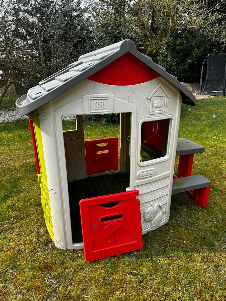 Smoby Speelhuisje met picknicktafel - reuze speelplezier!, Kinderen en Baby's, Speelgoed | Buiten | Speelhuisjes, Gebruikt, Plastic