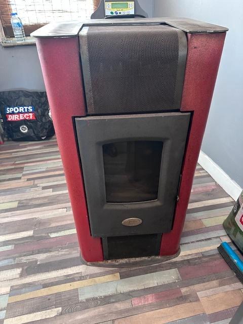 Feu au pellets, Maison & Meubles, Poêles, Utilisé, Autoportant, Autres carburants, Enlèvement