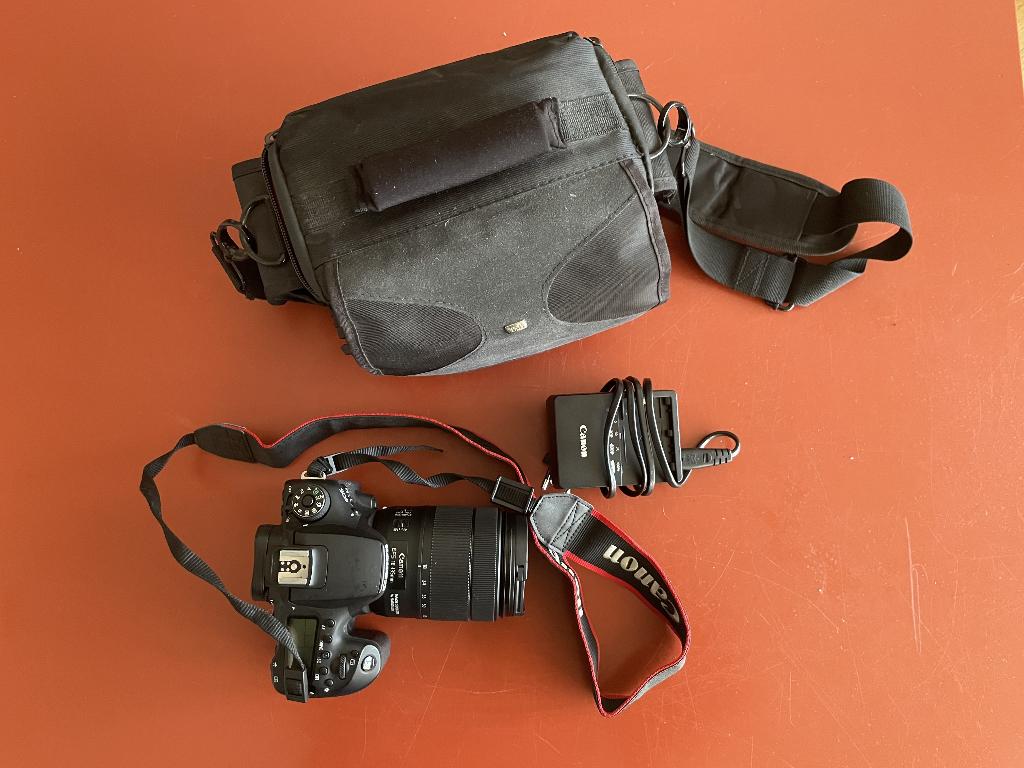 Canon EOS 90D + zoomlens EFS 18-135mm, Audio, Tv en Foto, Fotocamera's Digitaal, Ophalen, Spiegelreflex, 32 Megapixel, Canon