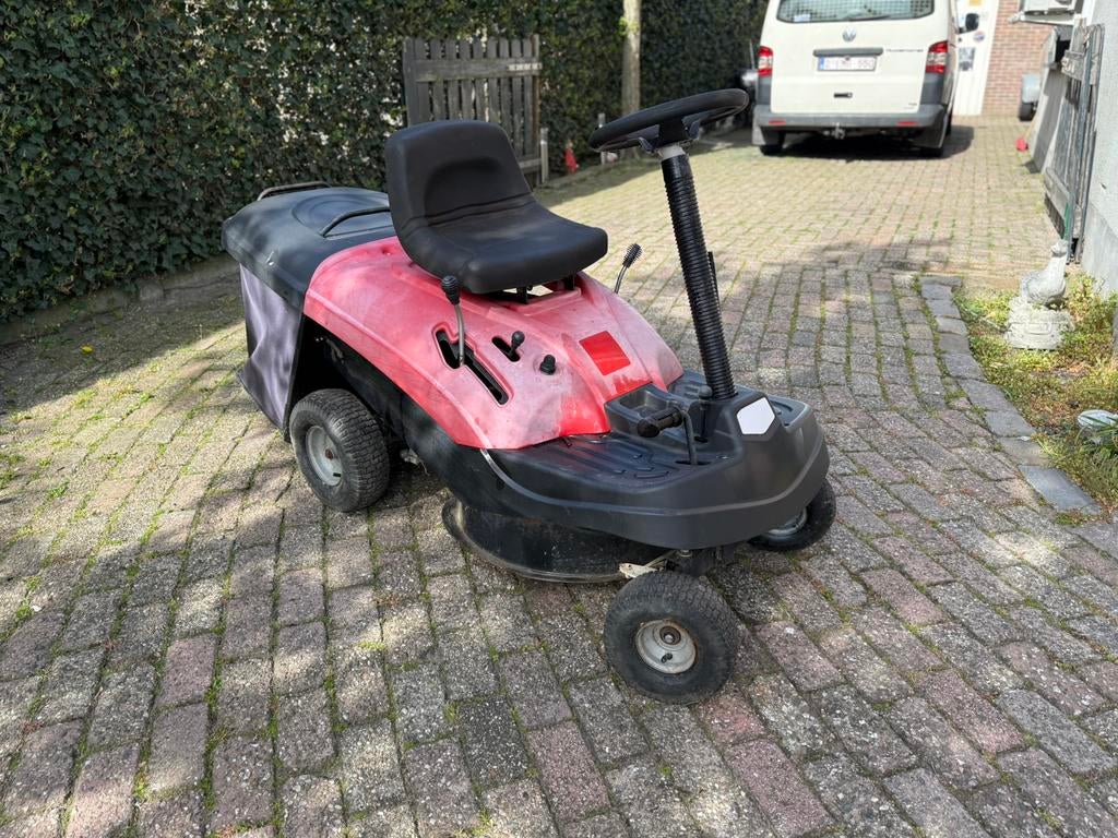 goed werkende zitmaaier van Castelgarden, Tuin en Terras, Zitmaaiers, Zo goed als nieuw, Opvangbak, Ophalen