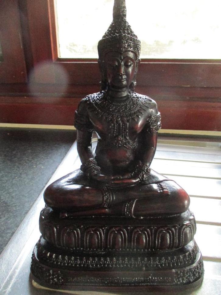 BOUDDHA THAÏLANDAIS MARRON/NOIR EN POSITION DU LOTUS, Antiquités & Art, Curiosités & Brocante, Enlèvement ou Envoi