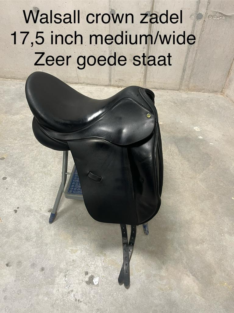 Dressuurzadel crown saddler walsall 17,5 inch m/w, Dieren en Toebehoren, Paarden en Pony's | Zadels, Ophalen, Zo goed als nieuw