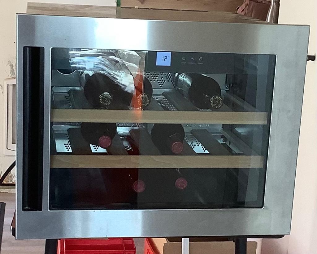 Wijnklimaatkast inbouw, Ophalen