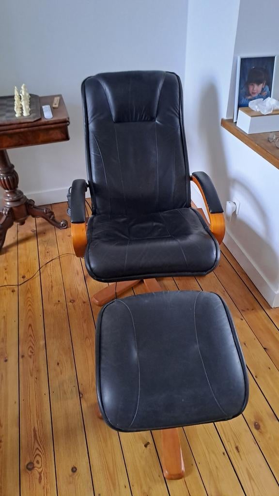 Fauteuil et repose pieds massant, chauffant., Maison & Meubles, Fauteuils, Bois, Cuir, Enlèvement