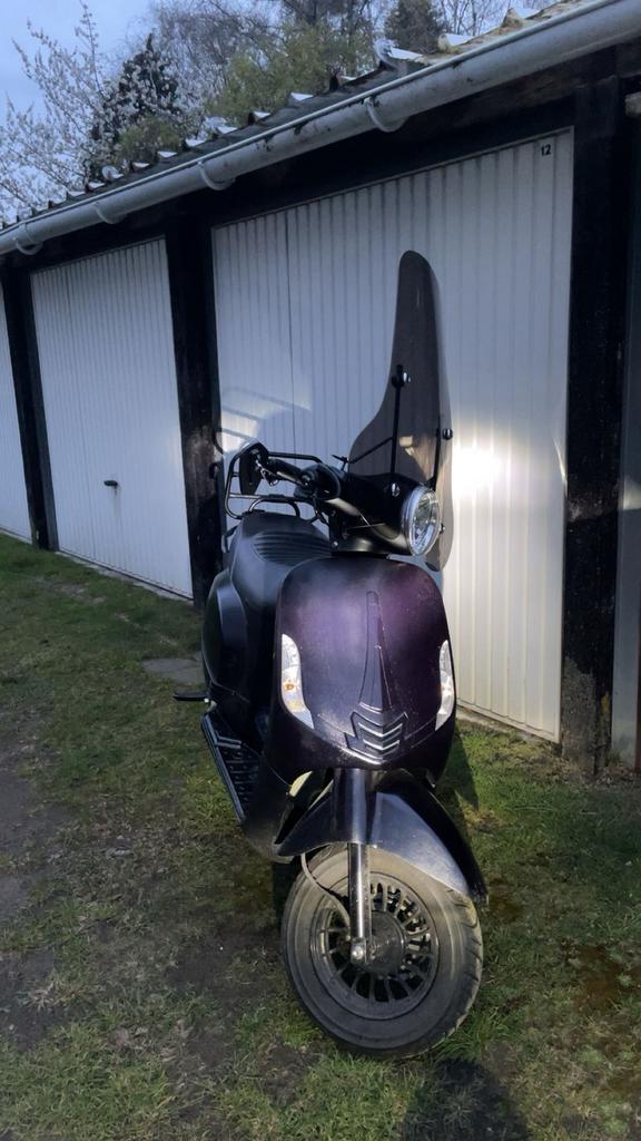 Gts toscana pure 2019, Vélos & Vélomoteurs, Scooters | Vespa, Comme neuf, Classe B (45 km/h), Enlèvement