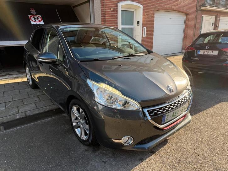 Peugeot 208 GT édition 1.6 125,059 km 2014, Autos, Peugeot, Entreprise, Achat, ABS, Airbags, Air conditionné, Alarme, Bluetooth