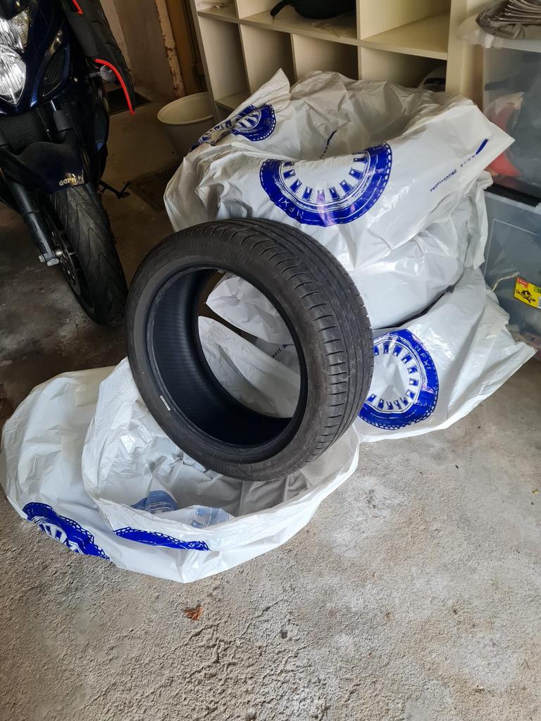 Pneus, Sports & Fitness, Karting, Enlèvement ou Envoi, Comme neuf