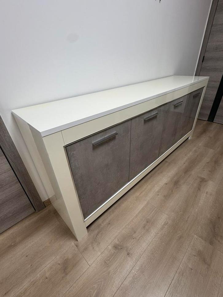 Buffettafel - Dressoir betonlook - MOET DRINGEND WEG, Huis en Inrichting, Kasten | Dressoirs, Gebruikt, Minder dan 50 cm, 75 cm of meer