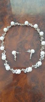 Set oorbellen met parels en vergulde halsketting, Handtassen en Accessoires, Ophalen of Verzenden, Goud, Overige materialen