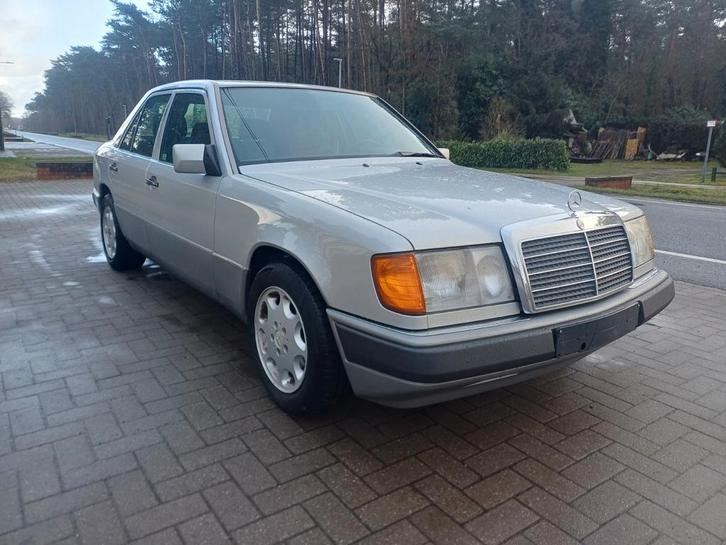 Mercedes 230e automaat oldtimer topstaat roestvrij, Autos, Mercedes-Benz, Entreprise, Essence, Euro 2, Automatique, Enlèvement