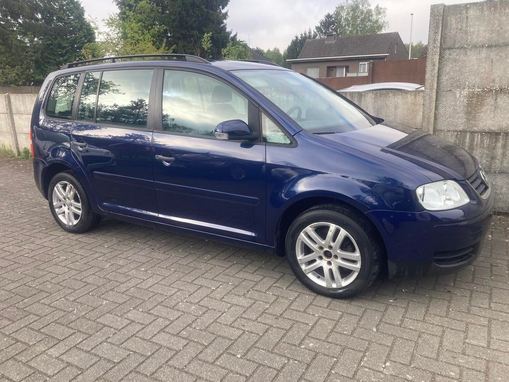 Vw Touran 1.6 benzine met 7zitplaatsen/keuring, Auto's, Voorwielaandrijving, Euro 5, 7 zetels, Bedrijf