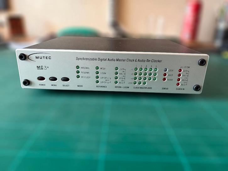 Mutec MC-3 reclocker / master clock, TV, Hi-fi & Vidéo, Appareils professionnels, Comme neuf, Audio, Enlèvement ou Envoi