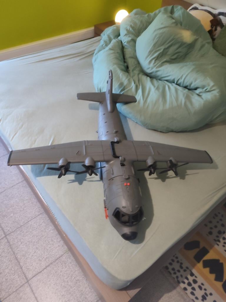 Groot vloegtuig met accessoires leger, Ophalen