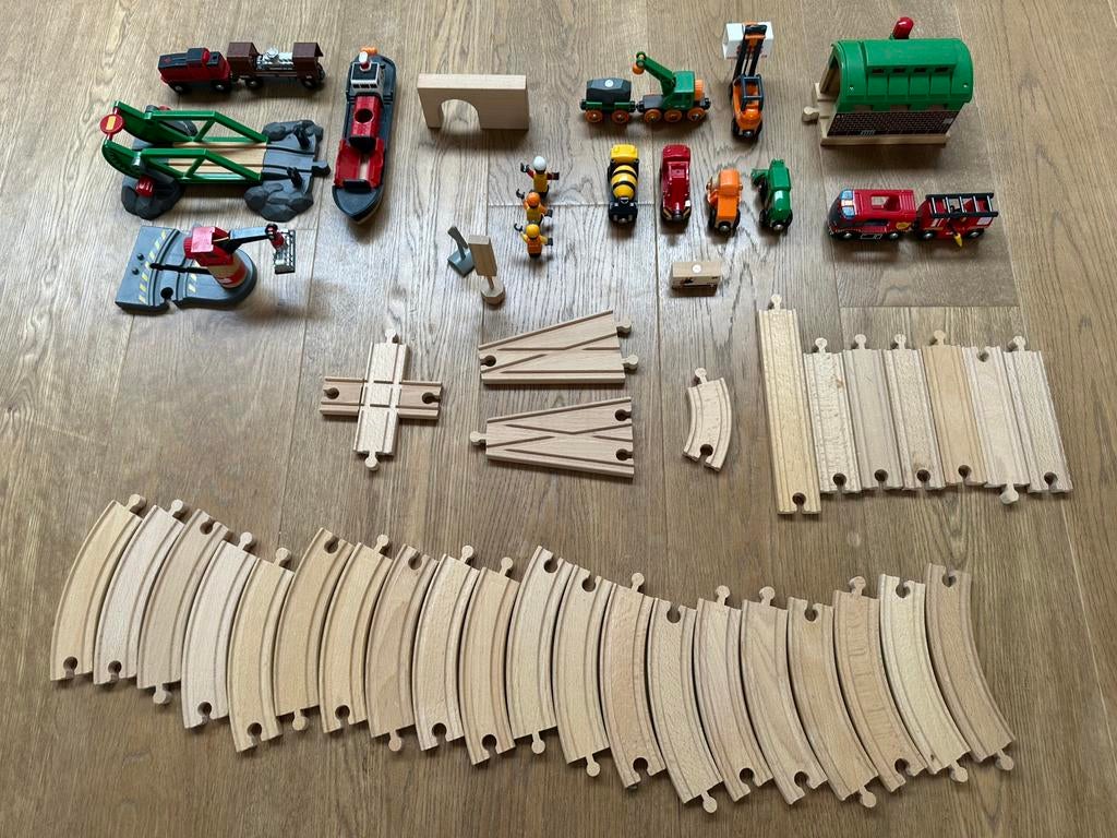 Brio allerlei sporen + voertuigen, Kinderen en Baby's, Speelgoed | Houten speelgoed, Gebruikt, Ophalen