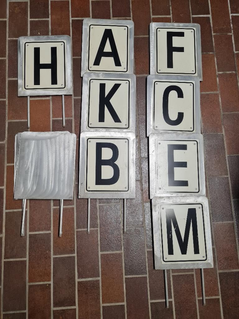 Paardespullen, Enlèvement, Comme neuf, Autres espèces