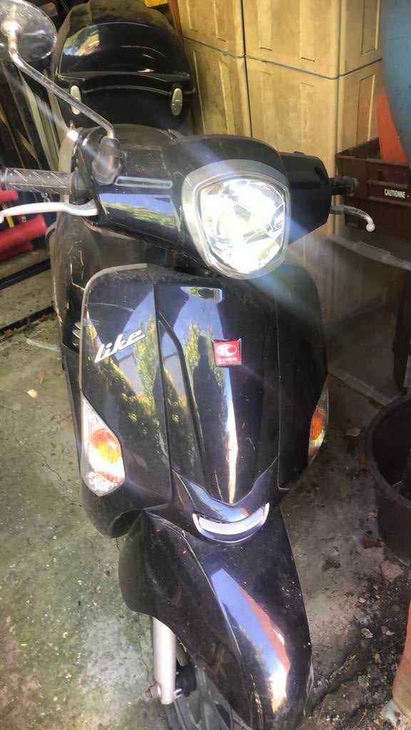 Kymco 125, Fietsen en Brommers, Snorfietsen en Snorscooters, Ophalen, Zo goed als nieuw, Kymco