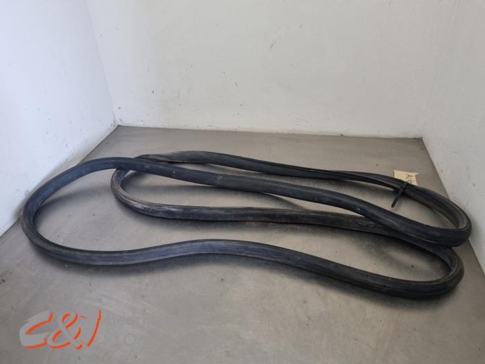 Portierrubber 4Deurs rechts-achter van een Volkswagen Caddy, Auto-onderdelen, Carrosserie, Volkswagen, Gebruikt, 3 maanden garantie