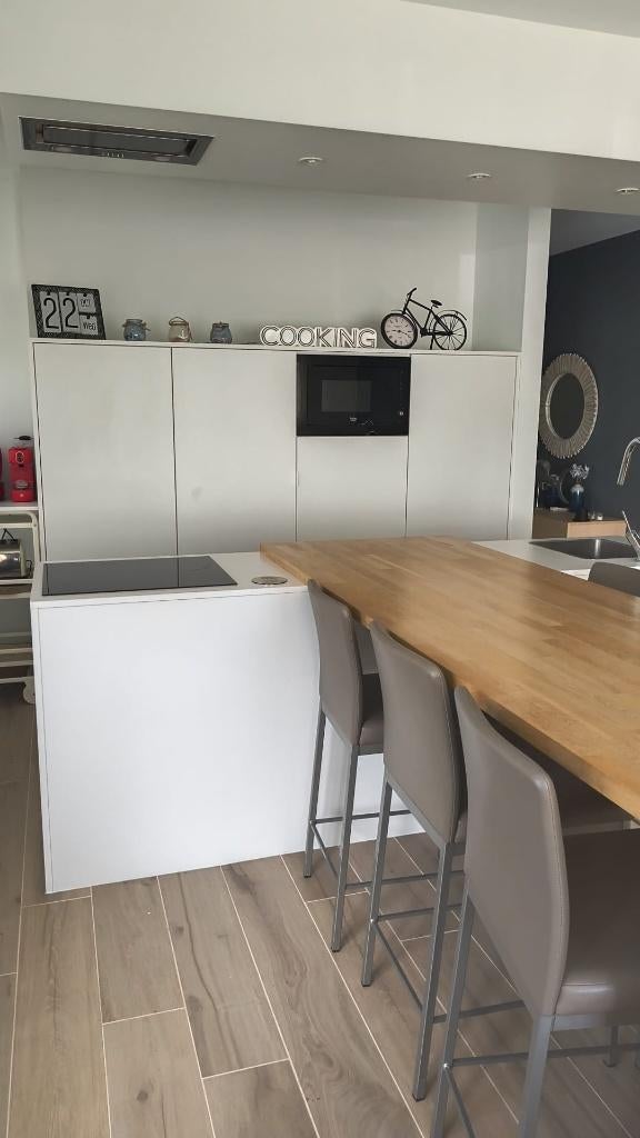 Nieuwe keuken, moet vandaag weg, met toestellen, Ophalen, Wit, Overige typen, Zo goed als nieuw