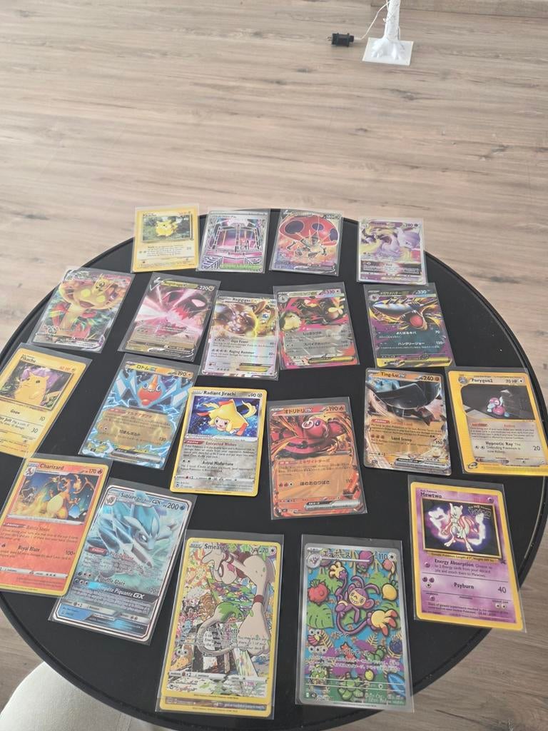 Des cartes Pokémon. Lot de 21 cartes, Hobby & Loisirs créatifs, Jeux de cartes à collectionner | Yu-gi-Oh!, Enlèvement