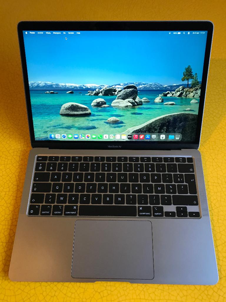 MacBook Air M1 2022 8 Go de RAM 256 Go SSD gris sidéral, Informatique & Logiciels, 256 GB, Enlèvement ou Envoi, Comme neuf, 3 à 4 Ghz
