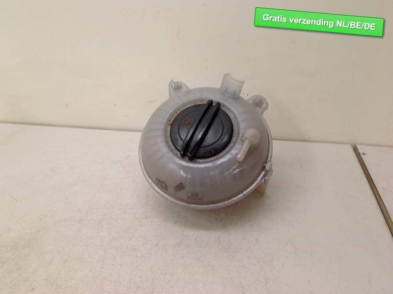 EXPANSIERESERVOIR Volkswagen Golf VII (AUA) (5Q0121407A), Gebruikt, De Bloemendaal 21 21
5221 EB  'S HERTOGENBOSCH, NL, Info@123Parts.nl