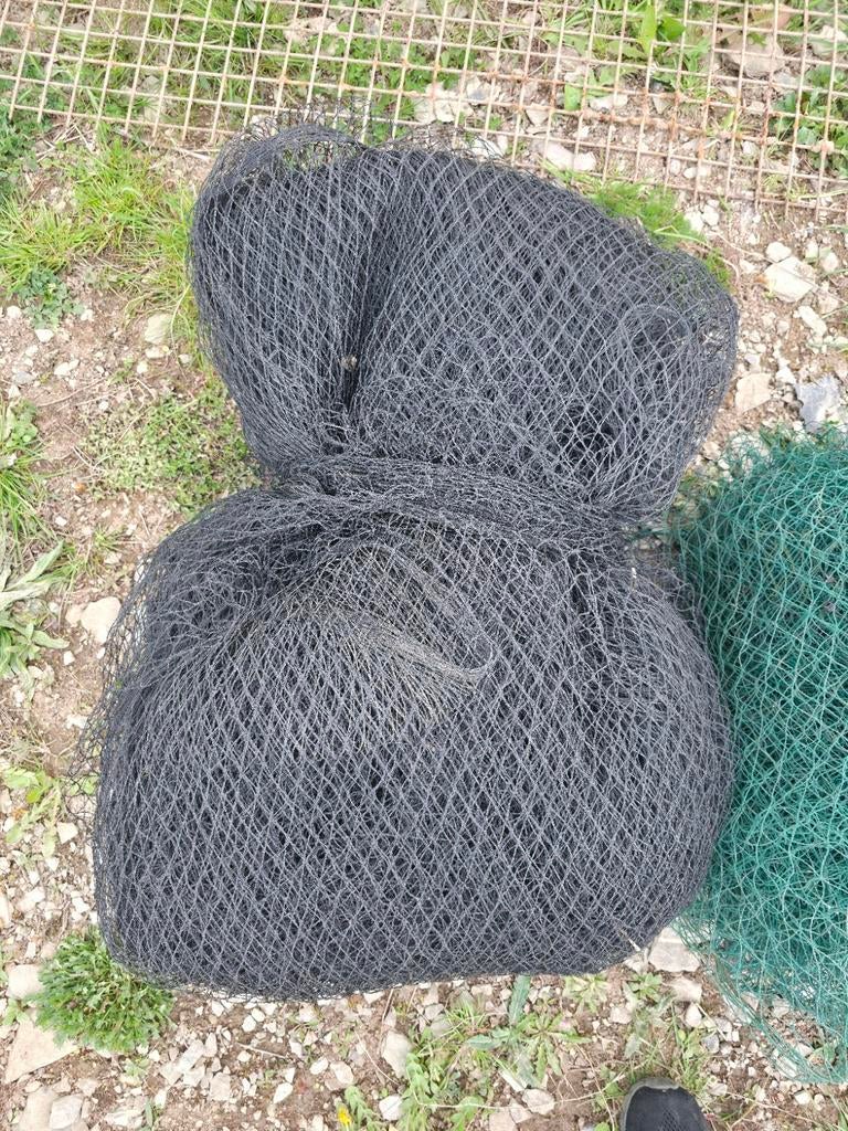 Discreet zwart volièrenet 5,5 x 22 m ( 120 m²) —nieuw