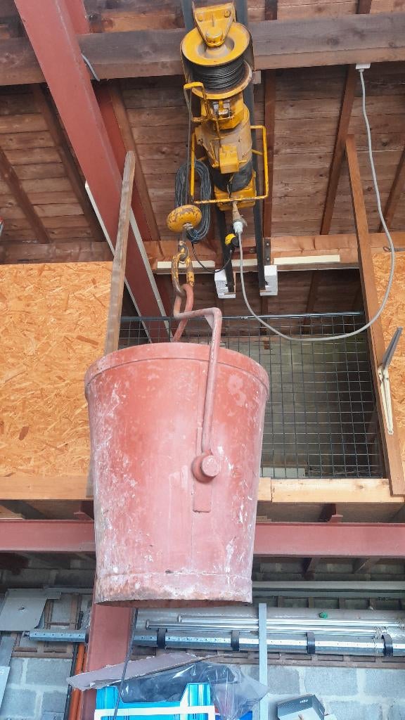 bac verseur pour monte charge, Bricolage & Construction, Enlèvement