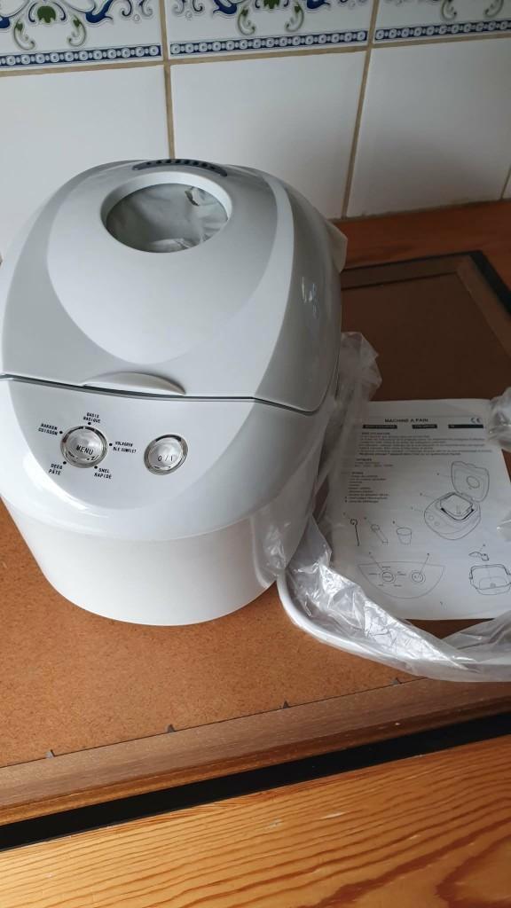 MACHINE A PAIN (NEUVE), Electroménager, Machines à pain, Comme neuf, Sans minuteur, Moins de 400 grammes de pâte, Fenêtre transparente