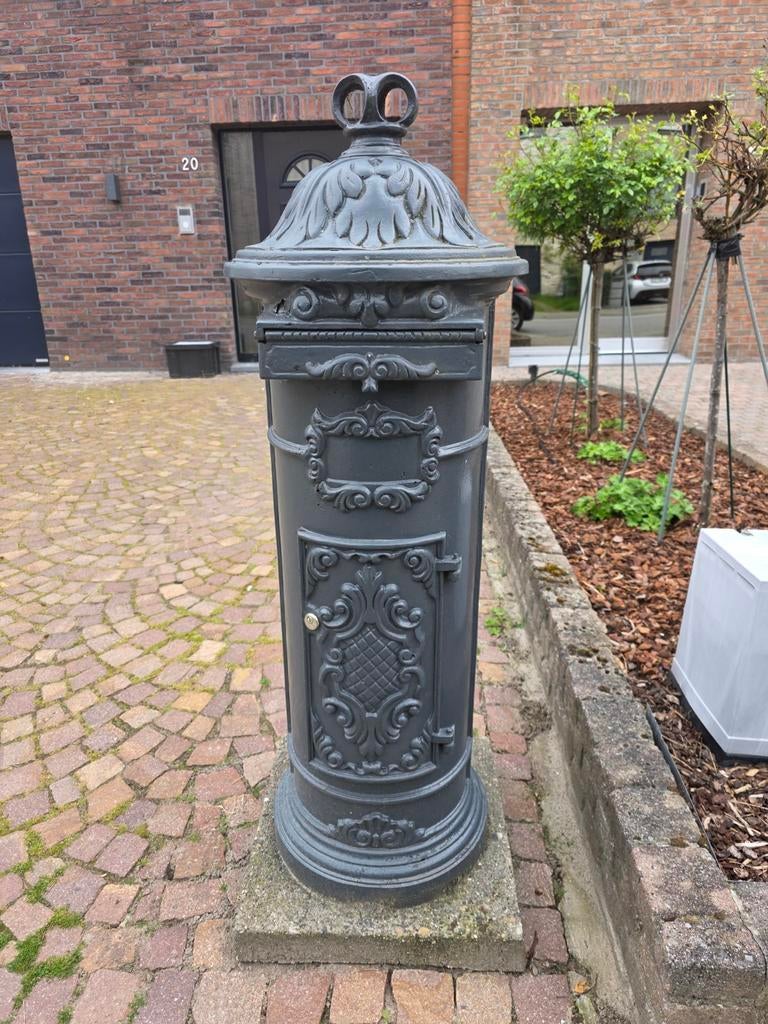 Boîte aux lettres à colonnes, Enlèvement