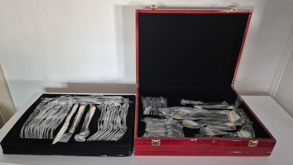 Ménagère VINTAGE 70 pièces - Dorure 23/24 carats, Computers en Software, Moederborden, Ophalen of Verzenden