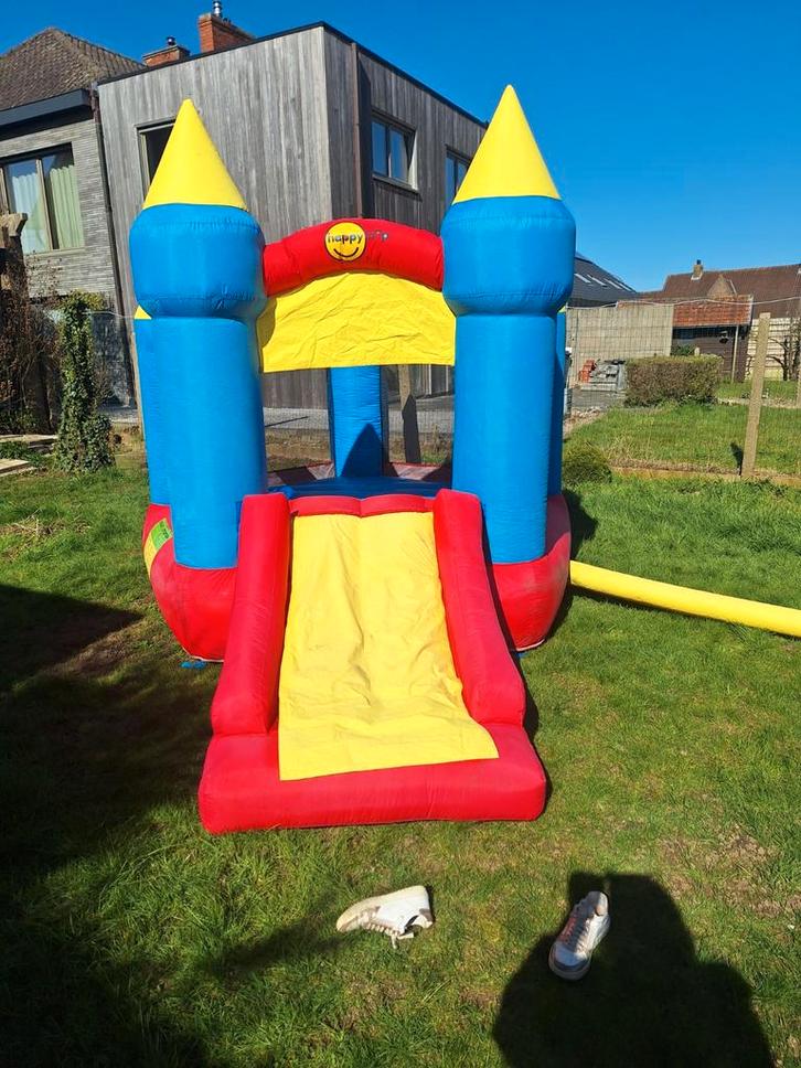 Château gonflable à vendre pour les plus petits, Enfants & Bébés, Jouets | Extérieur | Coussins gonflables, Enlèvement