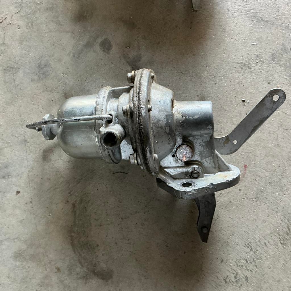 Benzinepomp willy jeep, Collections, Objets militaires | Seconde Guerre mondiale, Enlèvement