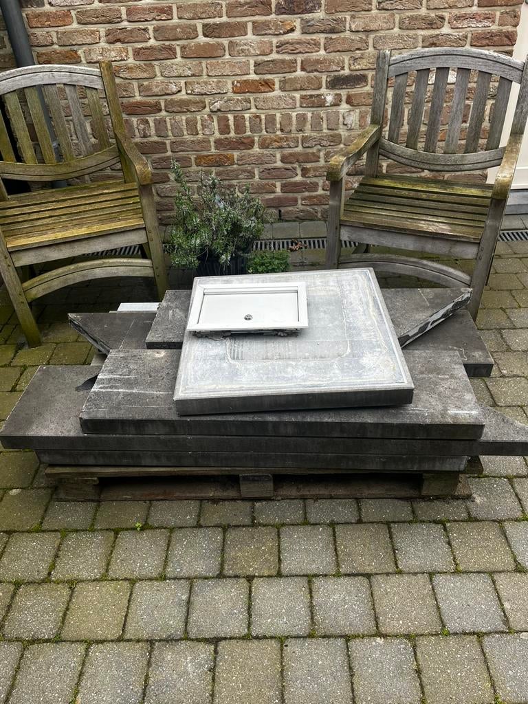 Blauwe steen in verstek met brievenbus, Tuin en Terras, Ophalen, Gebruikt, Brievenbusklep, Hardsteen