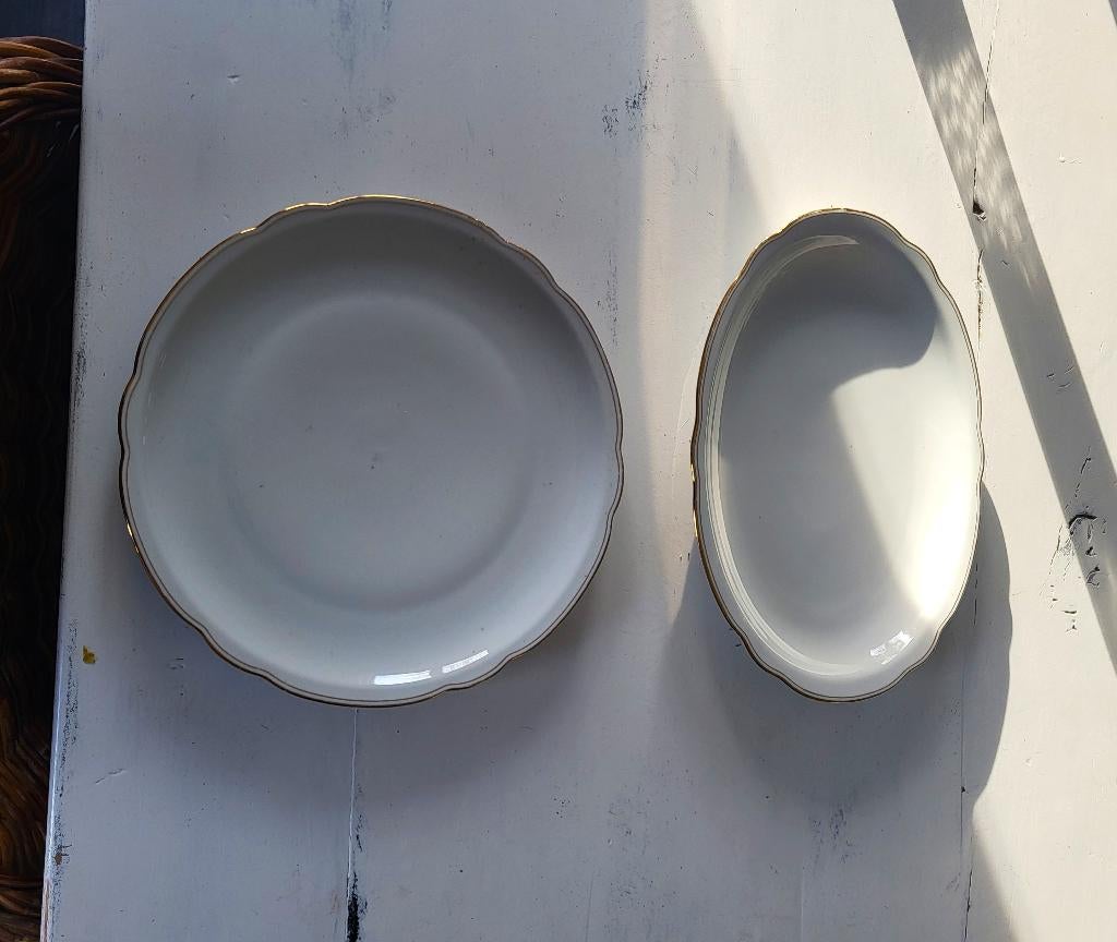 8 plats en acier inoxydable et 2 plats en porcelaine, Maison & Meubles, Autres types, Enlèvement ou Envoi, Comme neuf, Métal