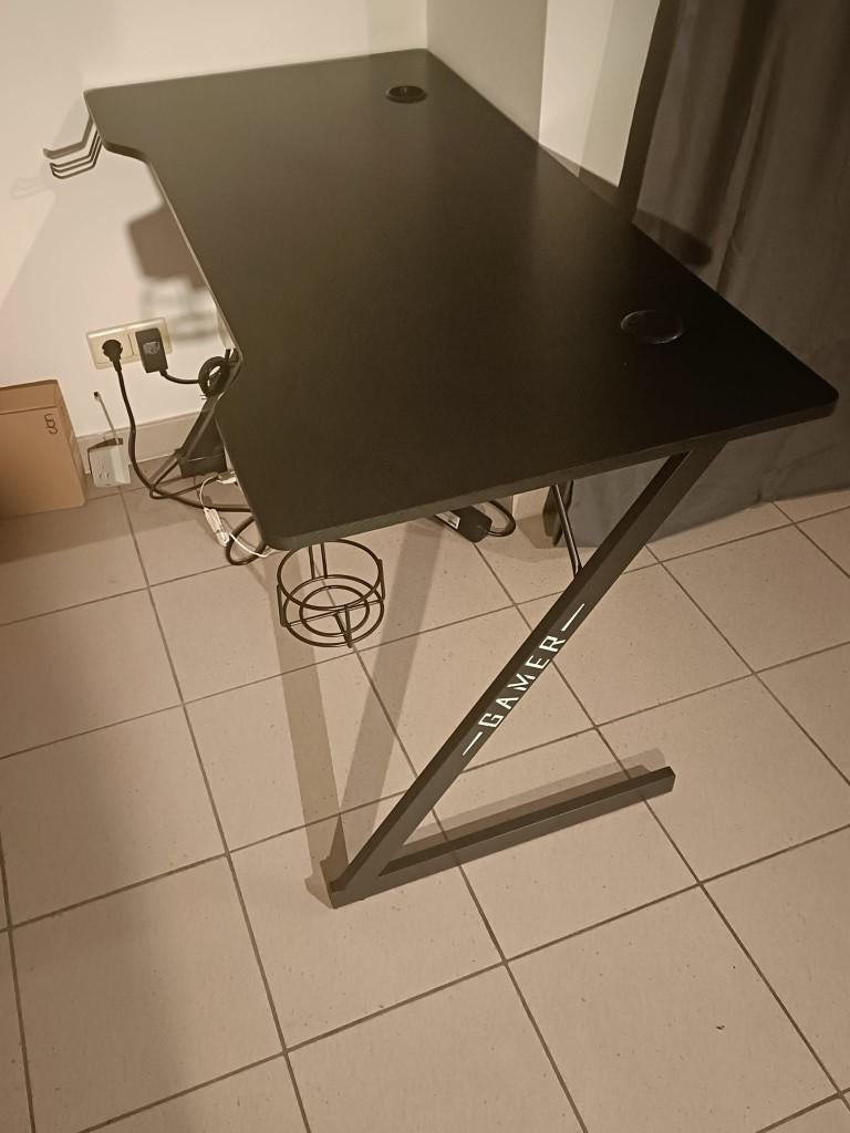 Study/Gaming Table HENSOLDT, Ophalen, Zwart, Kabelgoot, Zo goed als nieuw