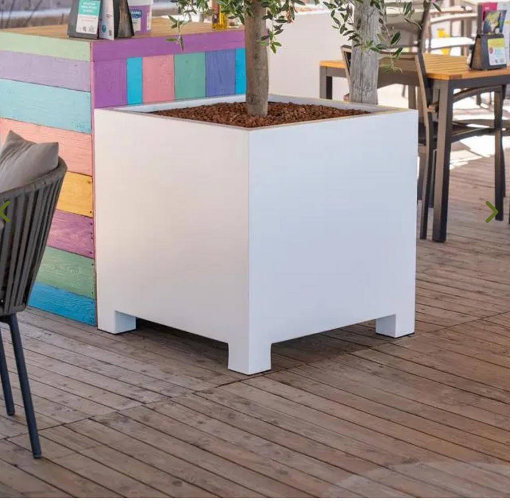 Bacs à fleurs en aluminium laqué sur pieds, Jardin & Terrasse, Enlèvement, Neuf, Métal