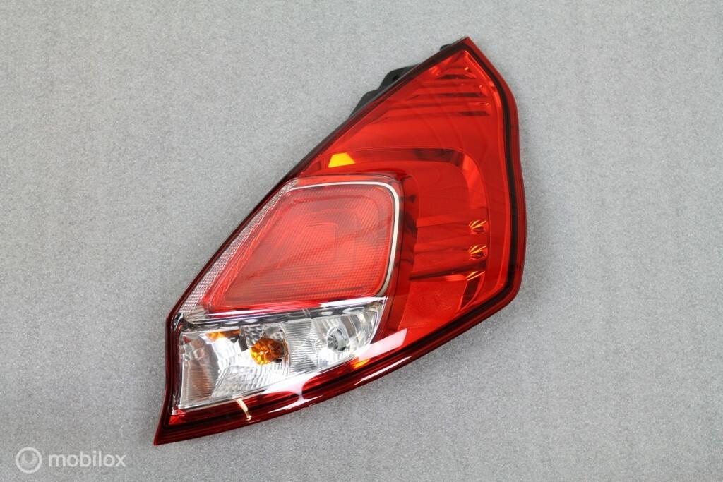 Feu arrière D Ford Fiesta MK7 (2013-2017), Autos : Pièces & Accessoires, Éclairage, Utilisé, Enlèvement ou Envoi
