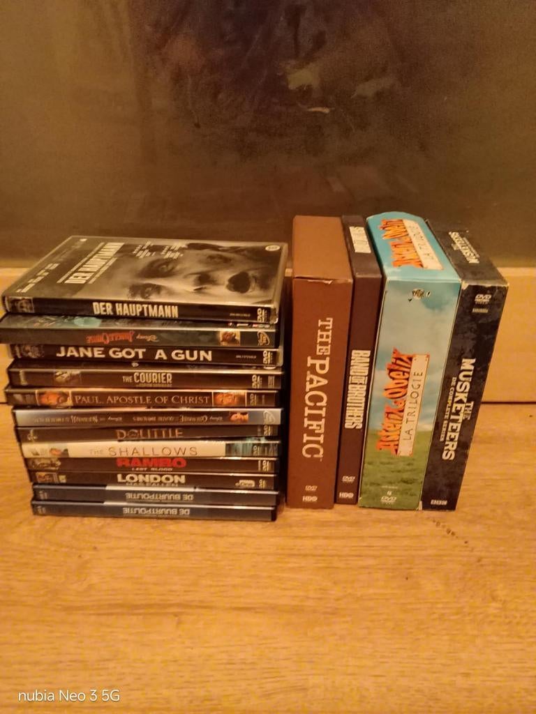 Lot van 135 dvds, Enlèvement
