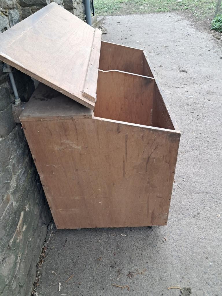 Zeer stevige graanbak op wielen, regio Chaudfontaine, Dieren en Toebehoren