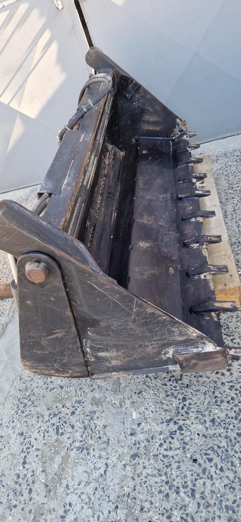 4 in 1bak new holland of bobcat, Zakelijke goederen, Machines en Bouw | Kranen en Graafmachines, Ophalen