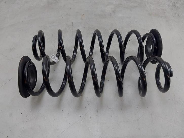 SCHROEFVEER ACHTER Golf VIII Variant (GC5) (|5Q0511115BF|), Auto-onderdelen, Ophanging en Onderstel, Volkswagen, Gebruikt