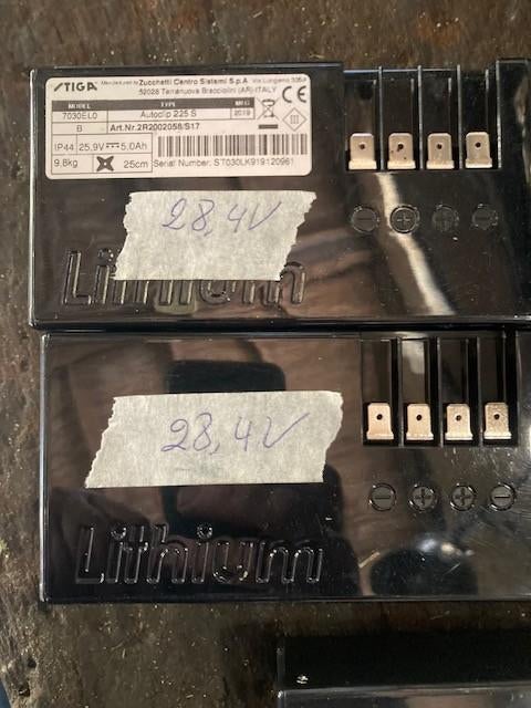 Stiga Autoclip 225S Lithium accu's 25.2VDC 3400mAh/  85.68Wh, Ophalen, Zo goed als nieuw