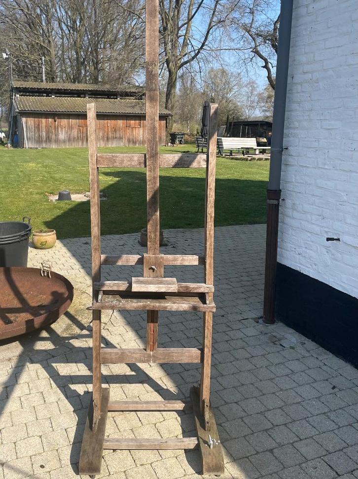 Grand chevalet en bois de 2,22 m de haut., Hobby & Loisirs créatifs, Peinture, Utilisé, Chevalet, Enlèvement