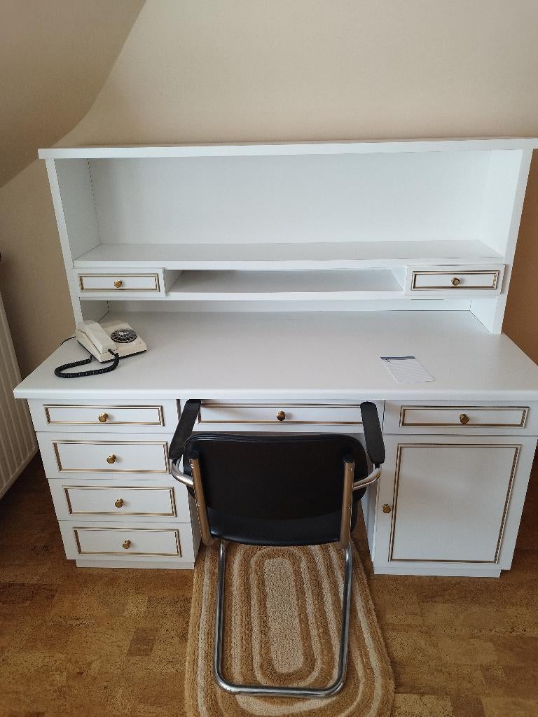 Bureau, Ophalen
