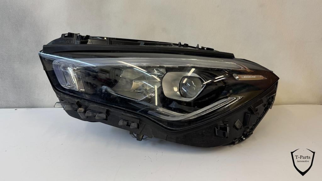 mercedes CLA A118 koplamp links A1189068300 nieuw lamp, Auto-onderdelen, Mercedes-Benz AG, Mercedes-Benz, Nieuw, Mercedesstrasse 120
70372  Stuttgart, DE